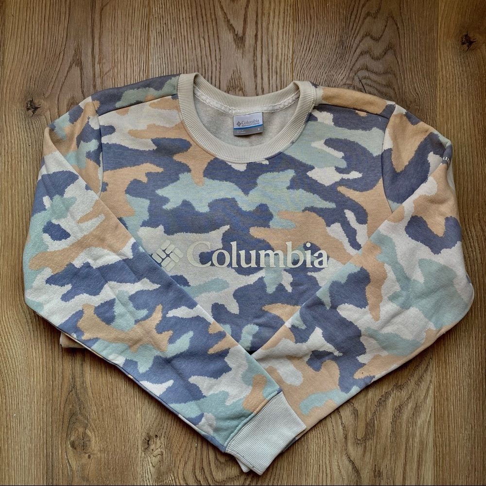 NWT Camo Columbia Sweatshirt